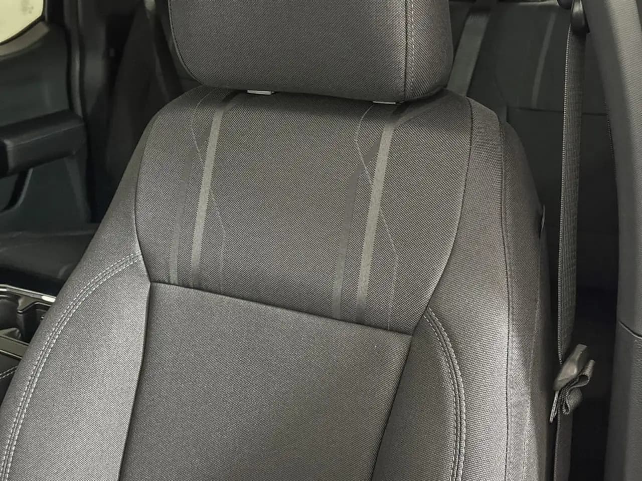 Ford F-150 - Image 25