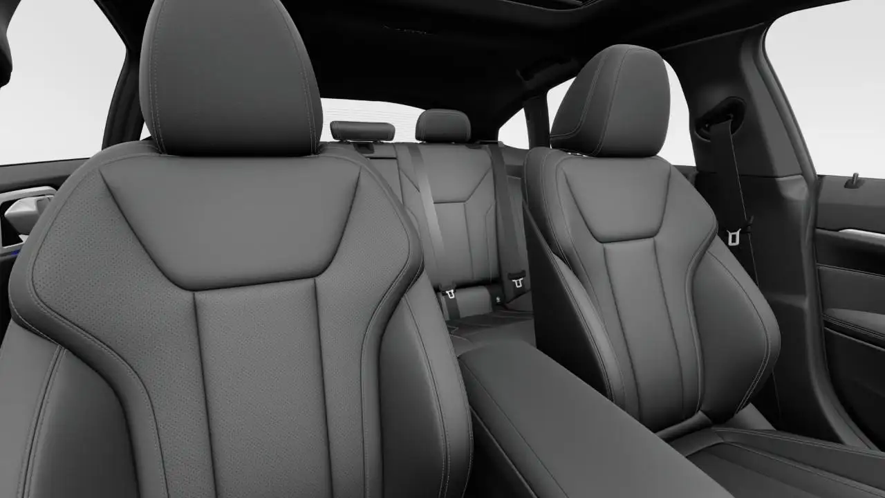 BMW i4 - Image 11