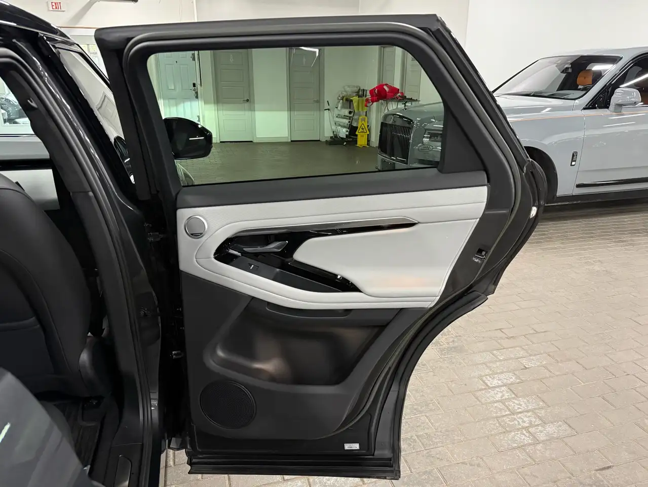 Land Rover Range Rover Evoque - Image 28
