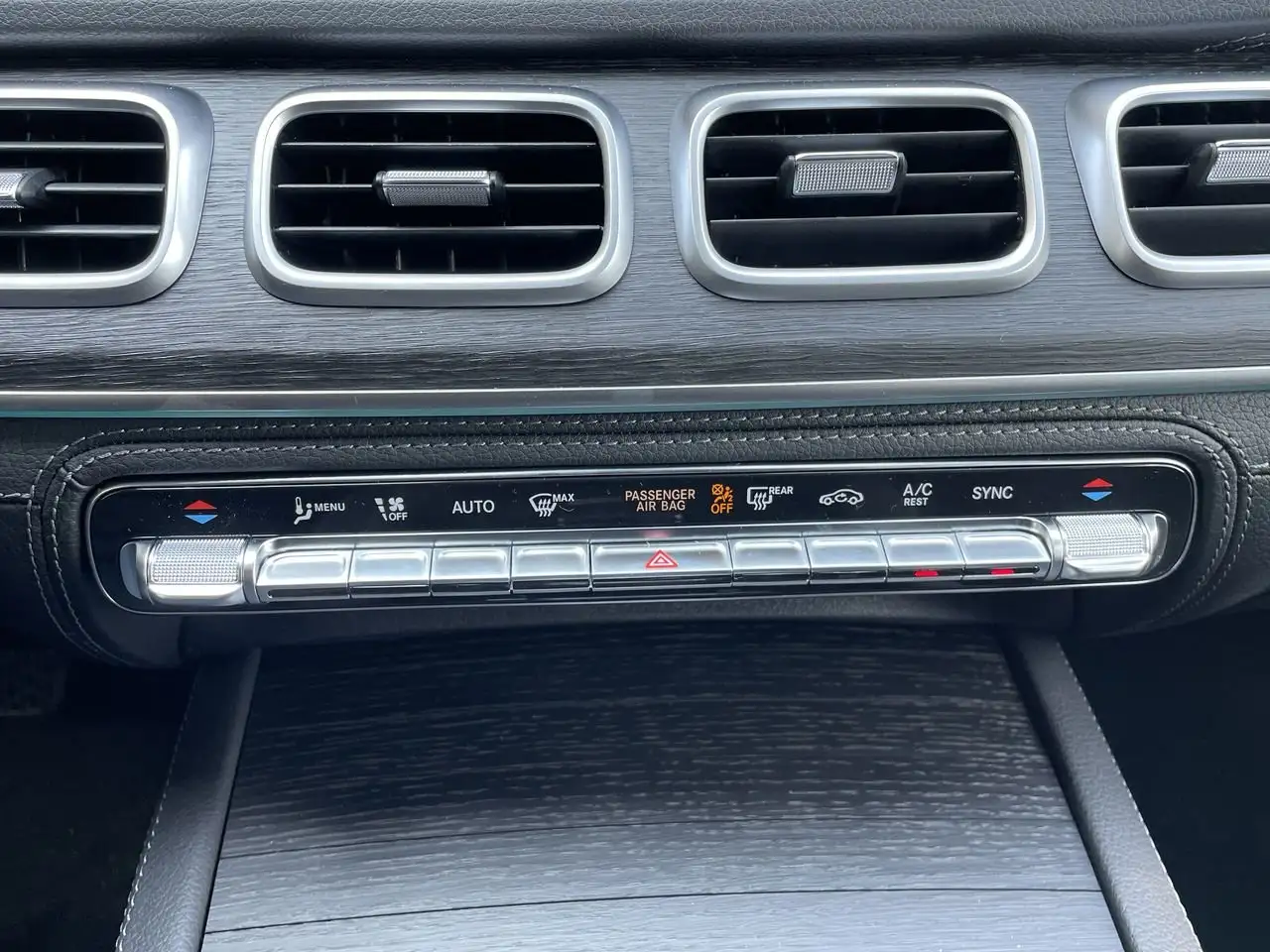 Mercedes-Benz GLE - Image 27