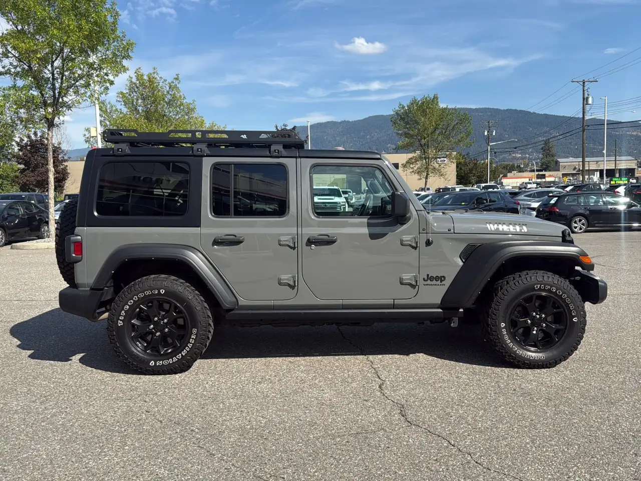 Jeep Wrangler - Image 8