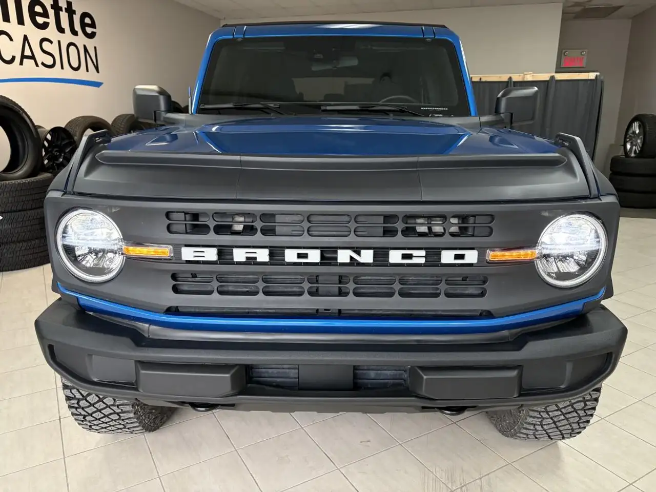 Ford Bronco - Image 10