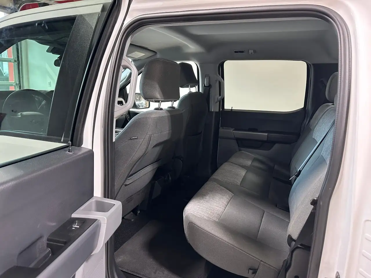 Ford F-150 - Image 21