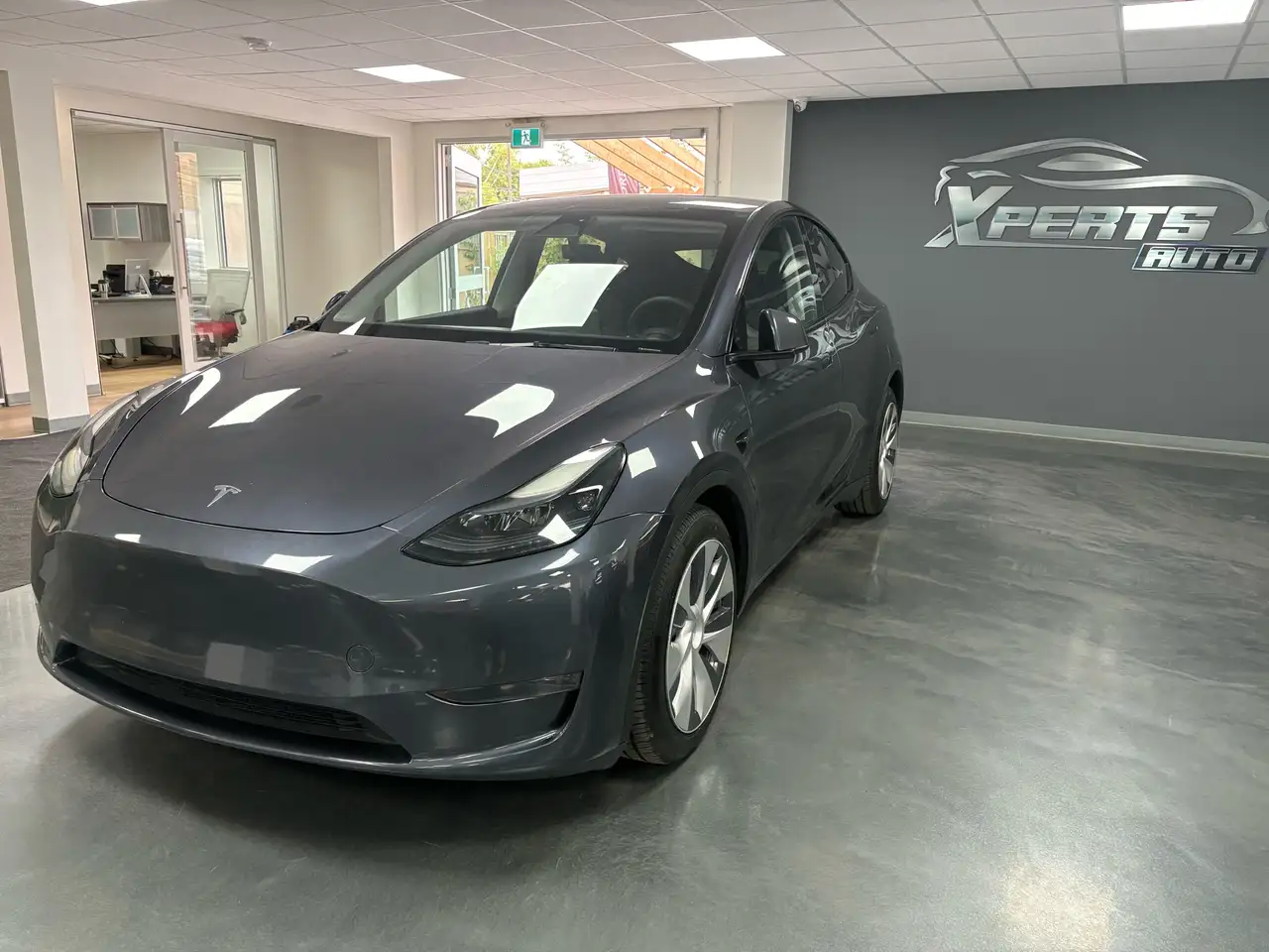 Tesla Model Y - Image 3