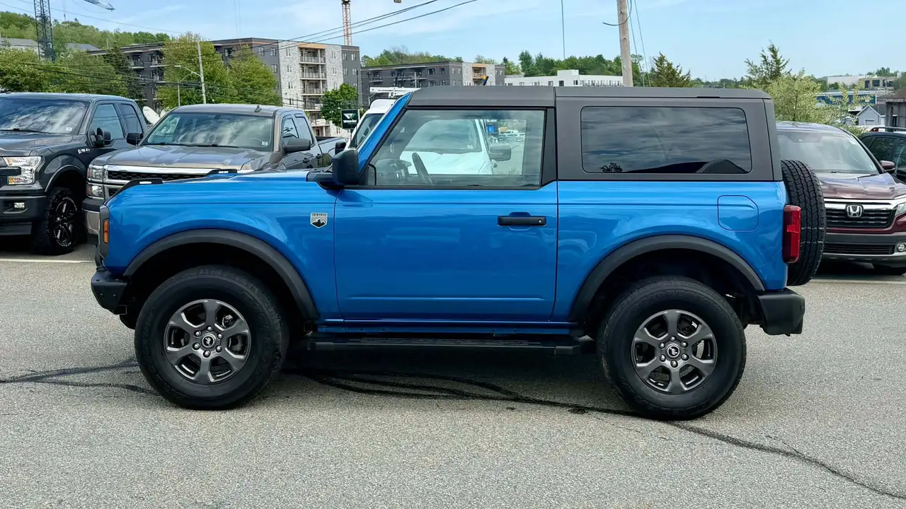 Ford Bronco - Image 8