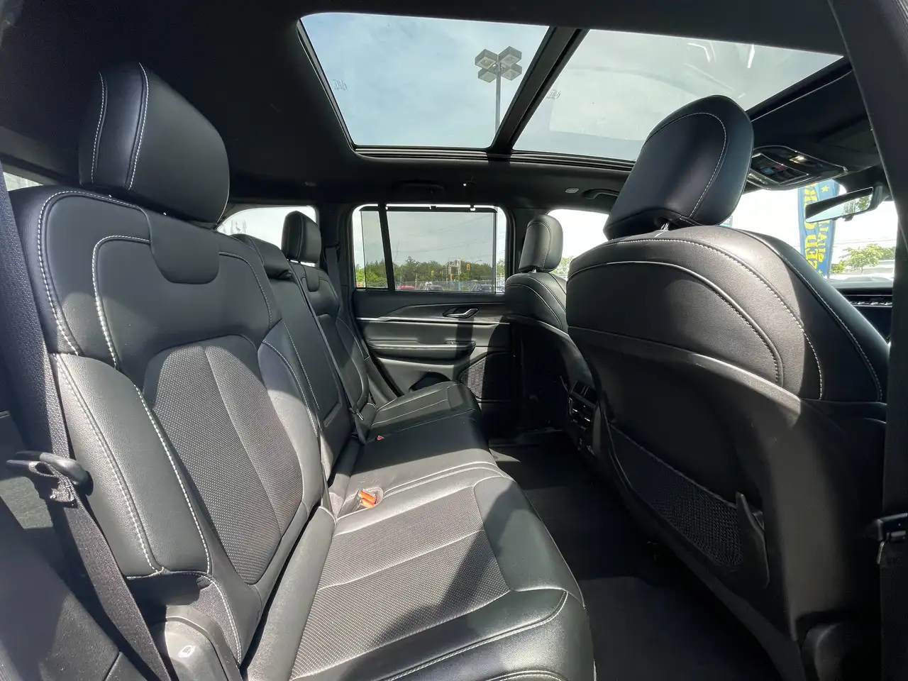 Jeep Grand Cherokee - Image 30