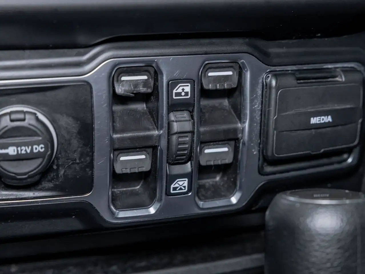 Jeep Gladiator - Image 23