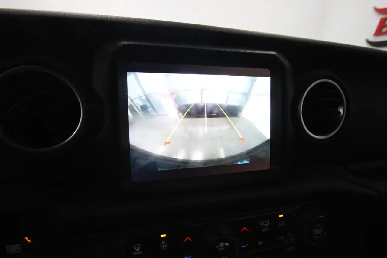 Jeep Wrangler - Image 26