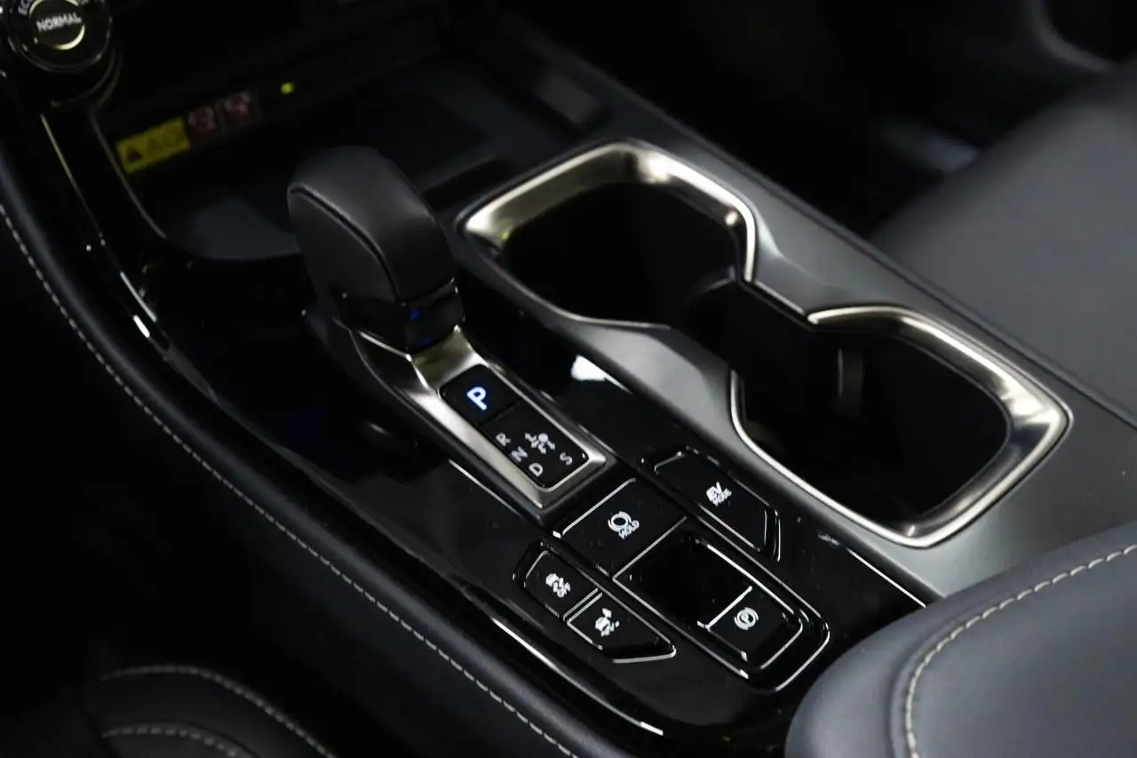 Lexus NX 350h - Image 17