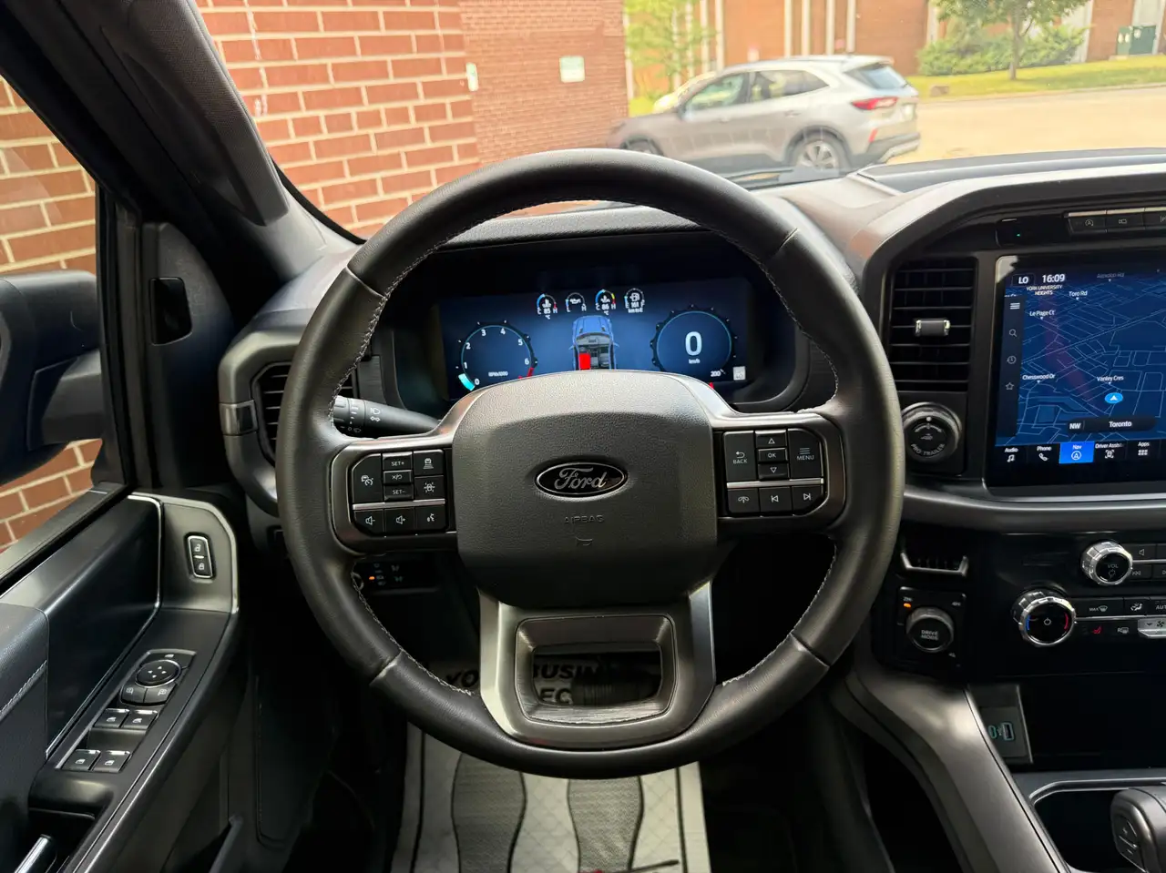 Ford F-150 - Image 30