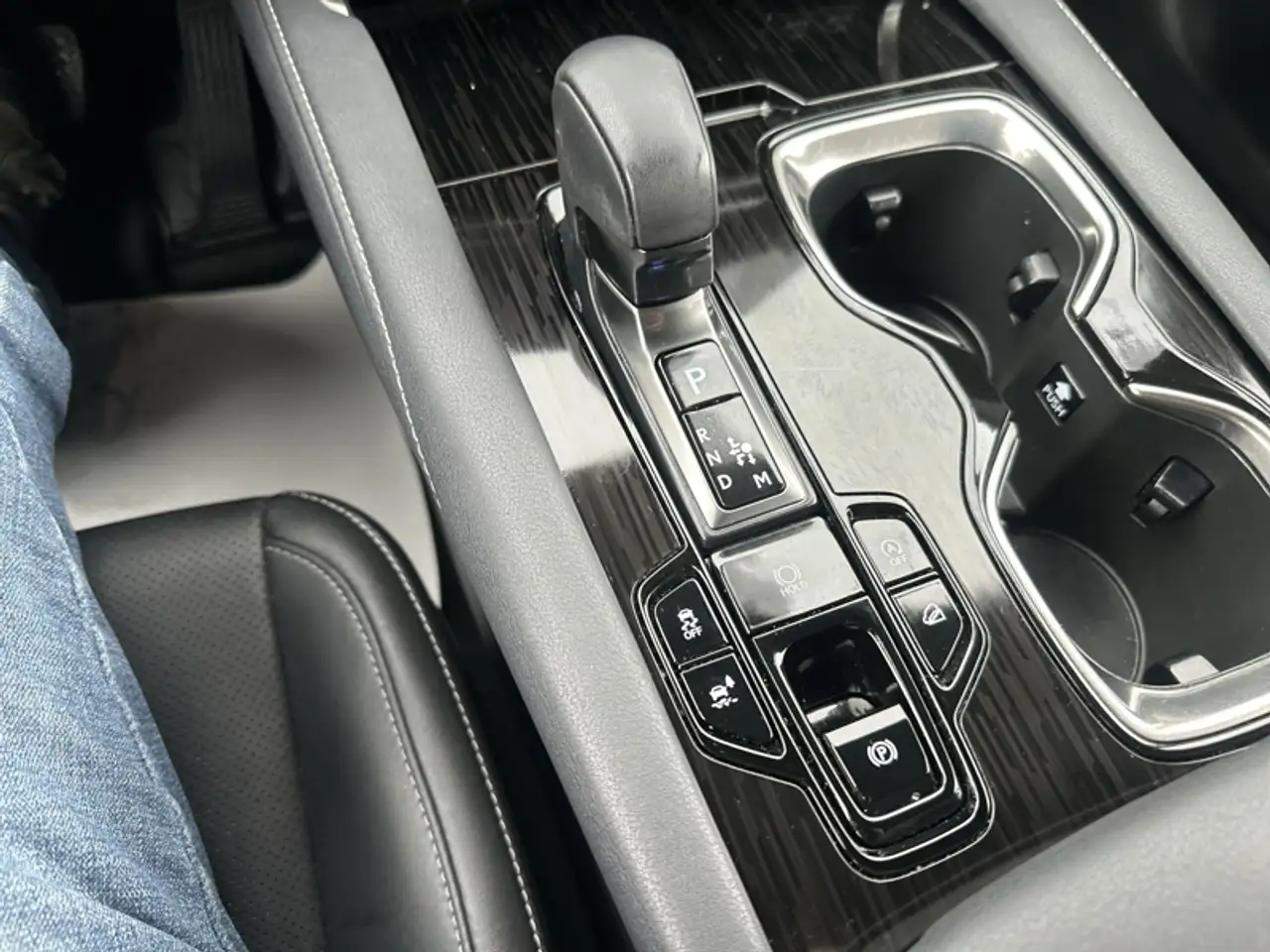 Lexus RX - Image 26