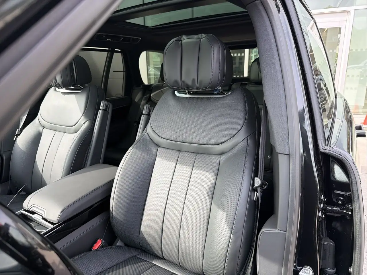 Land Rover Range Rover - Image 8