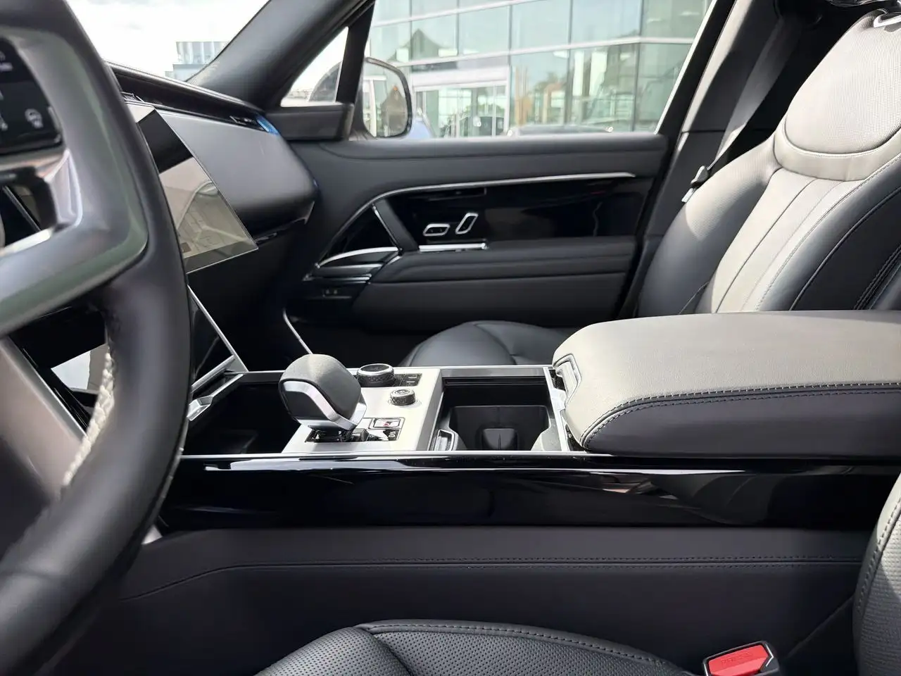 Land Rover Range Rover - Image 18