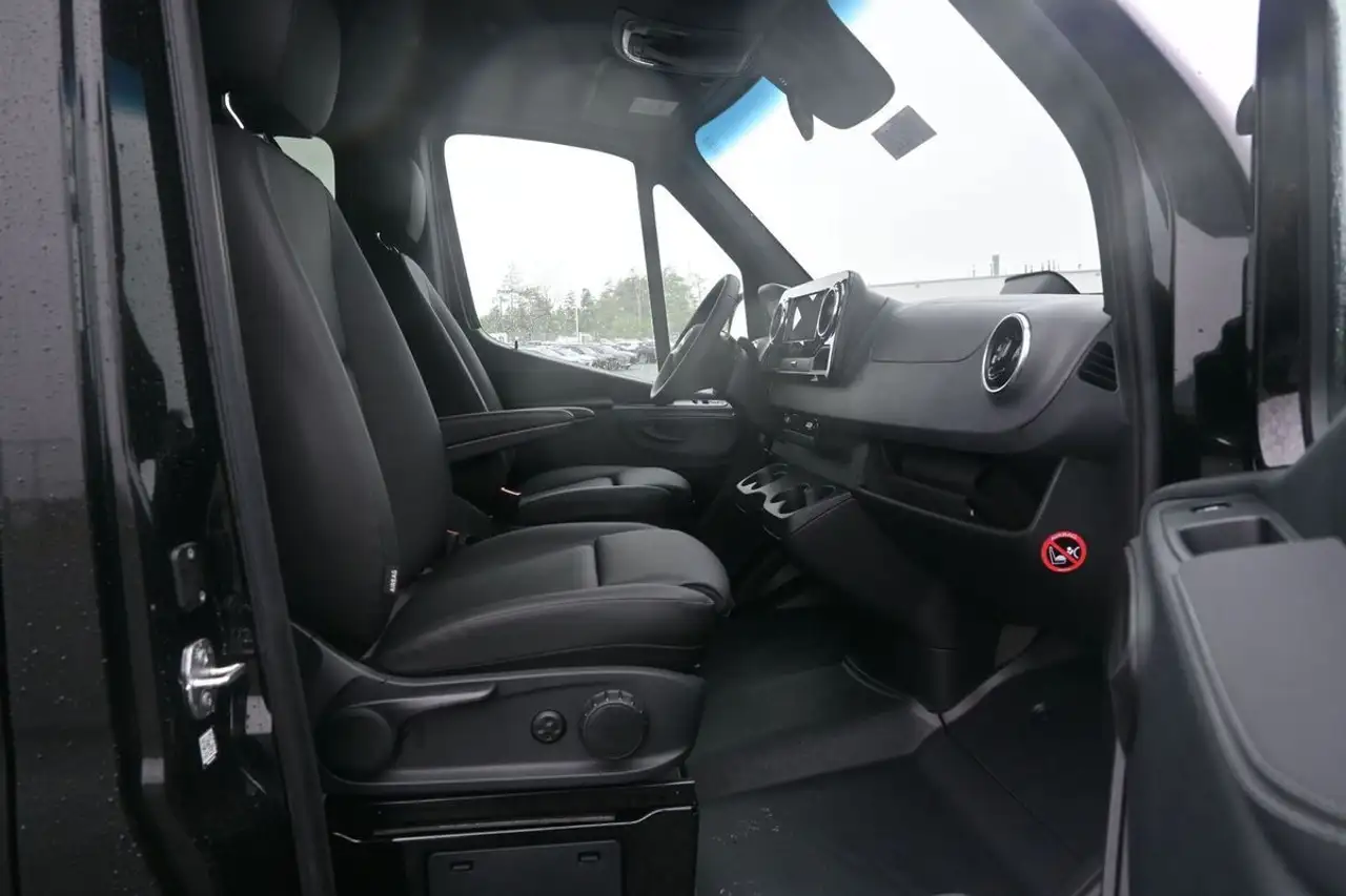 Mercedes-Benz Sprinter - Image 26