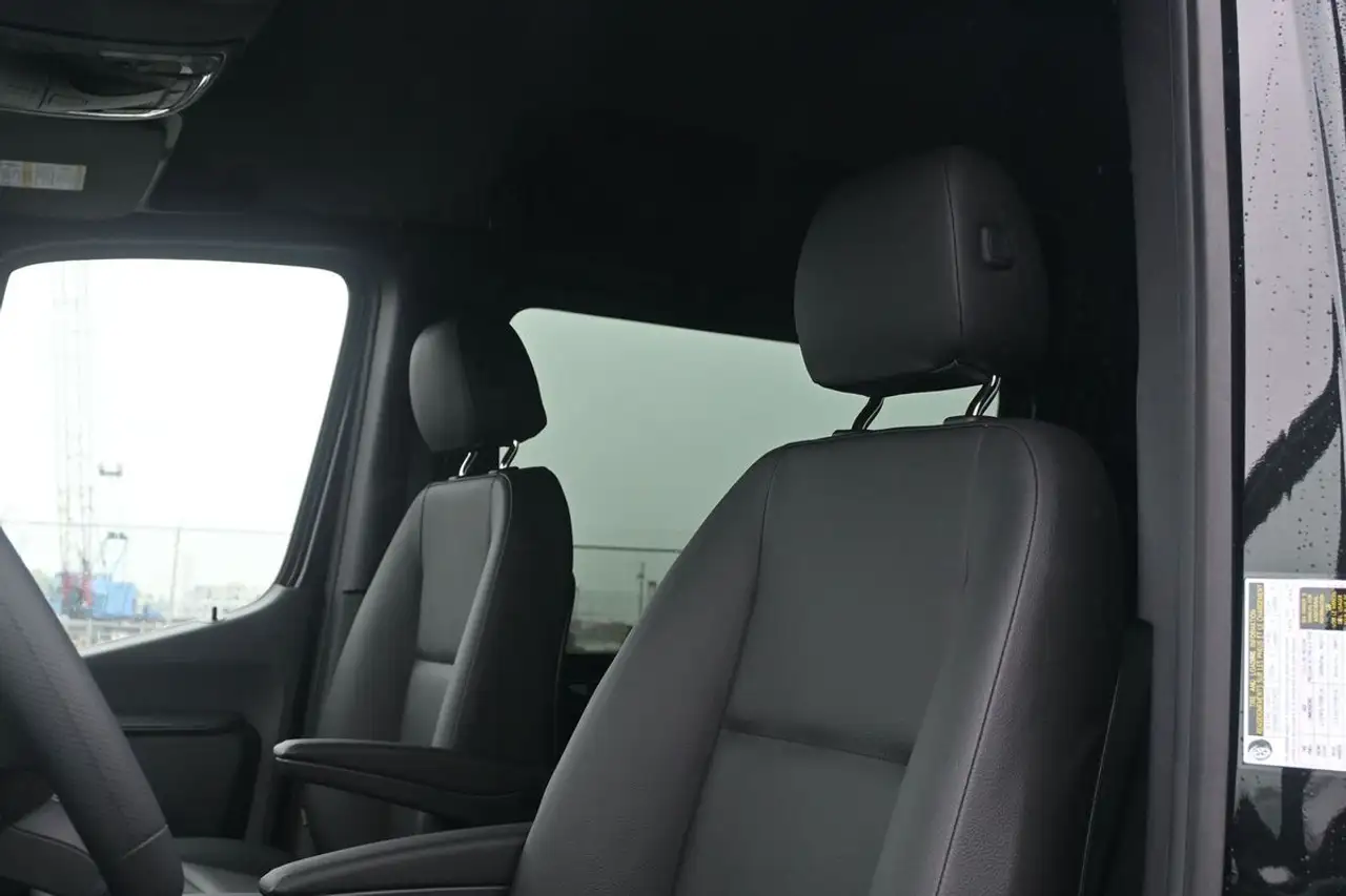 Mercedes-Benz Sprinter - Image 2