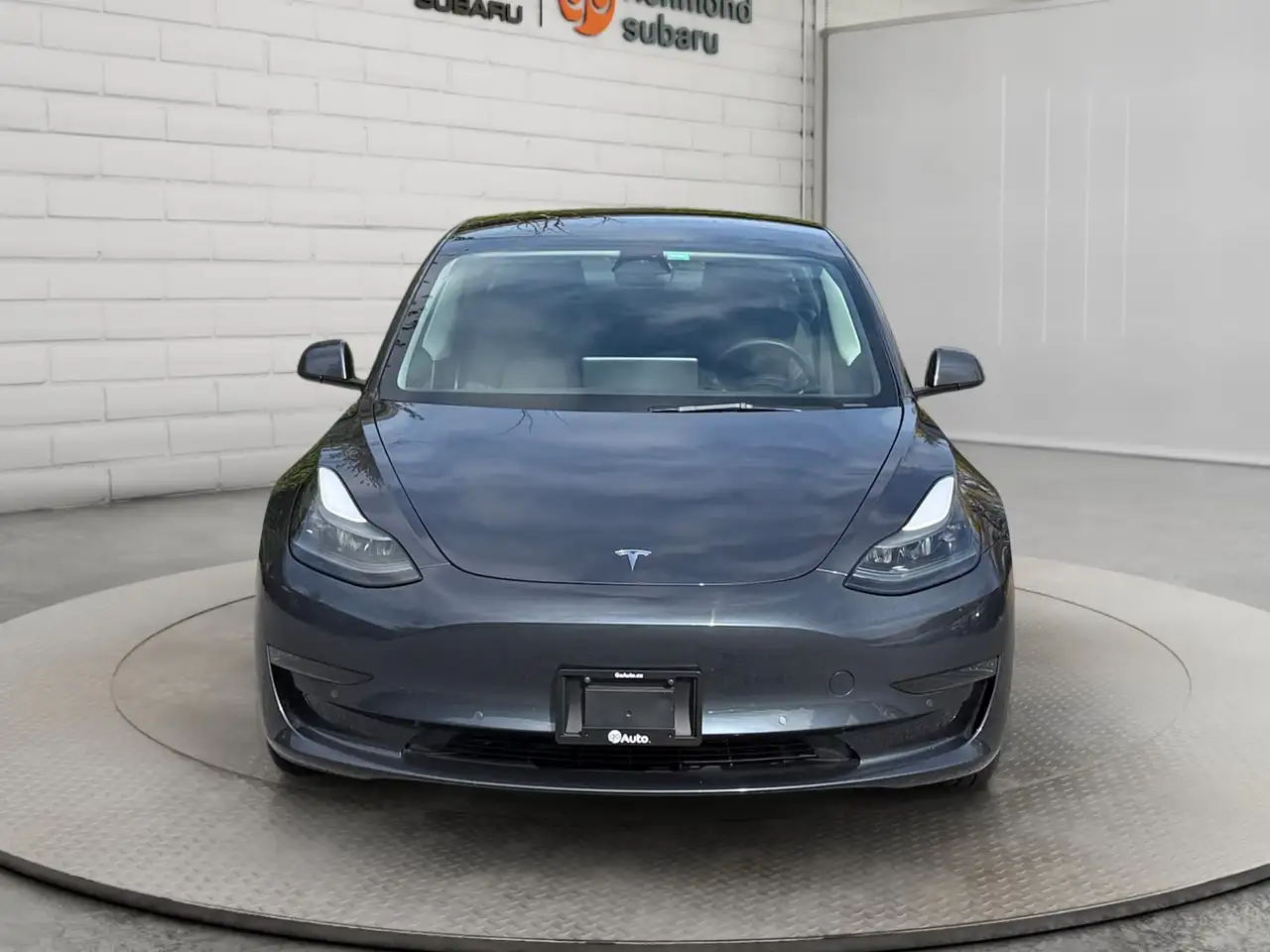 Tesla Model 3 - Image 2