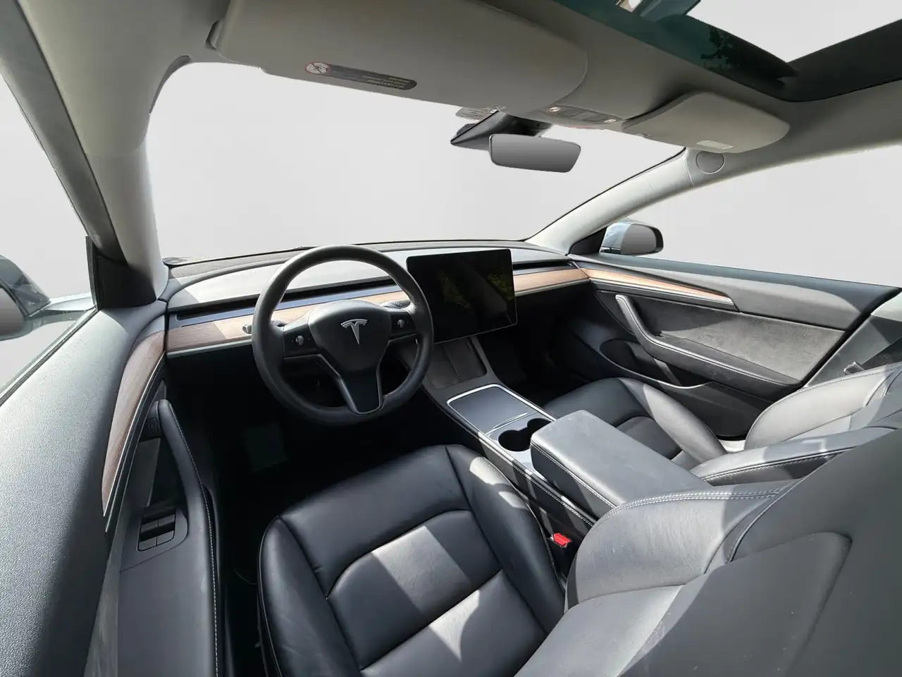 Tesla Model 3 - Image 17