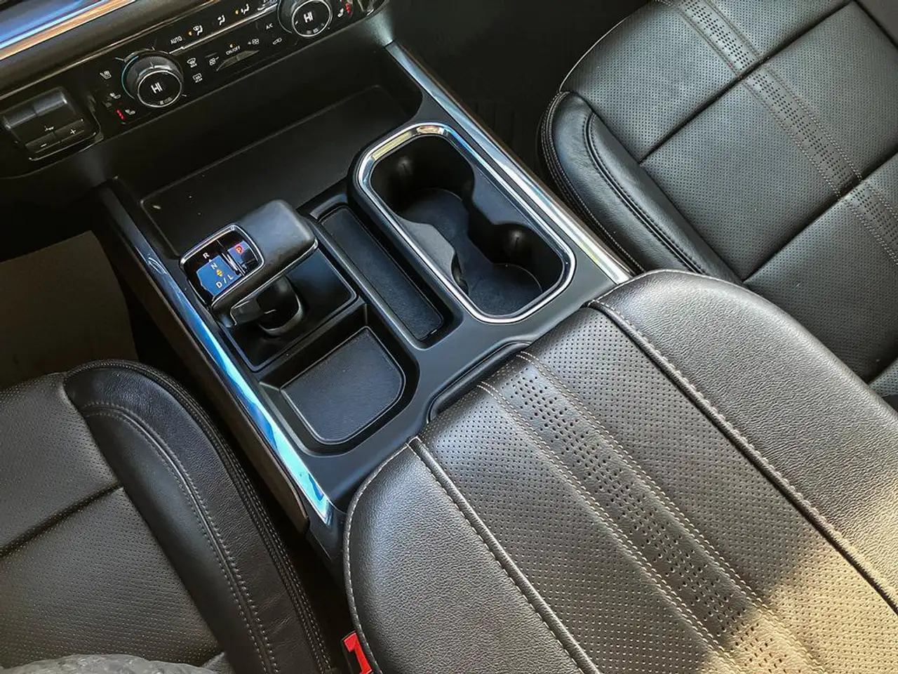 Chevrolet Silverado 1500 - Image 23