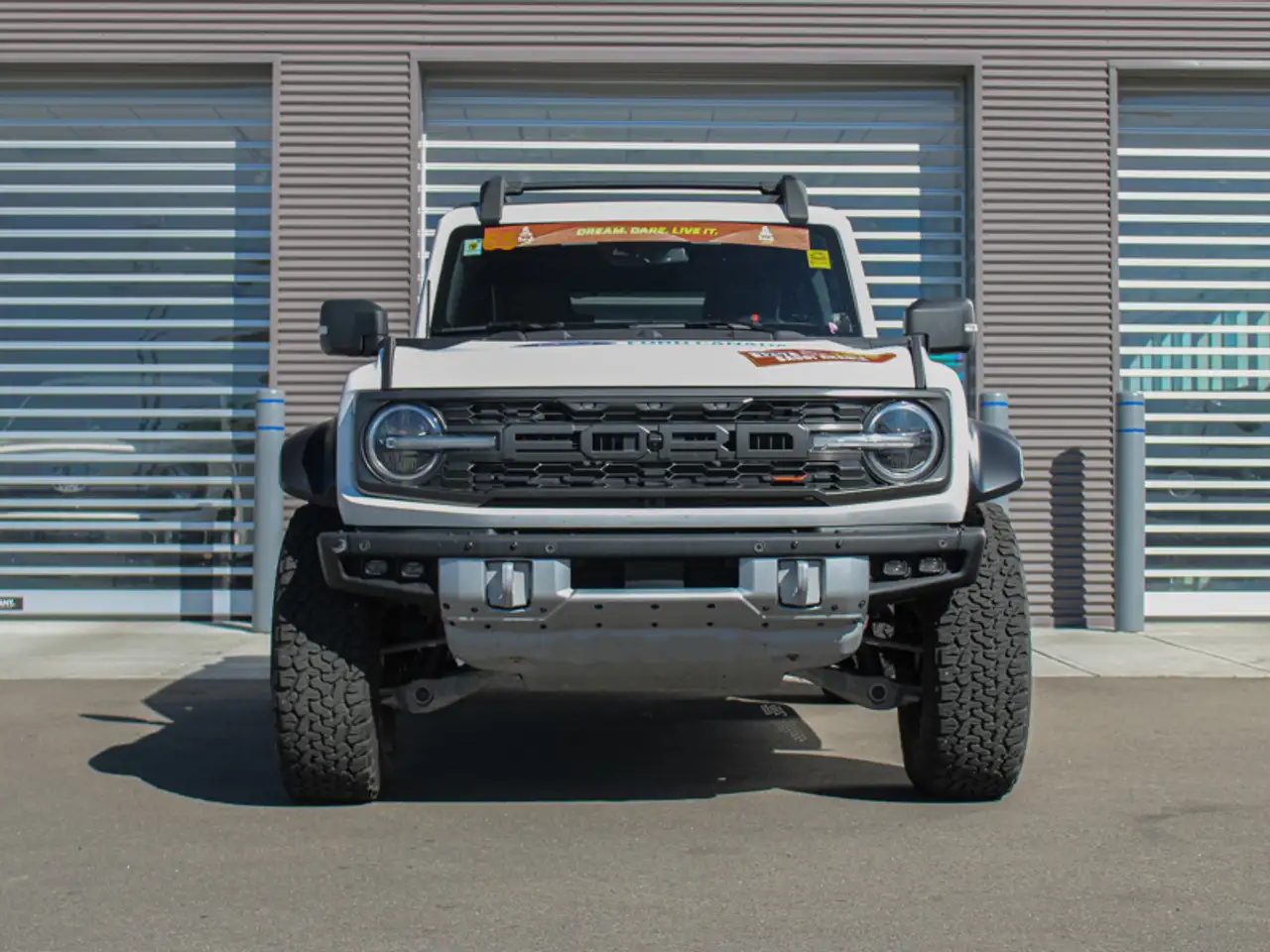Ford Bronco - Image 8