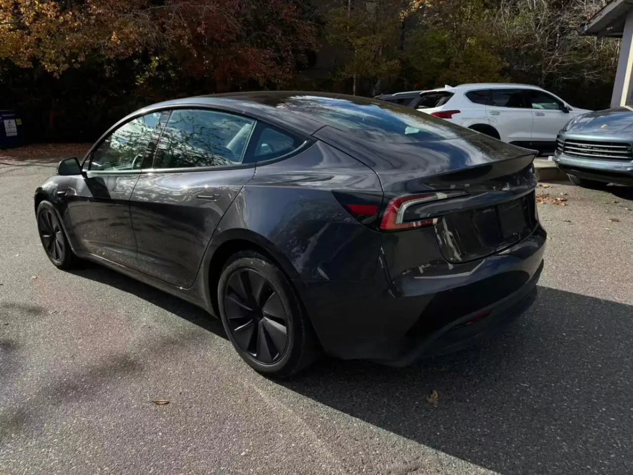 Tesla Model 3 - Image 4