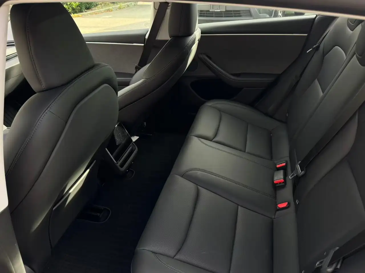 Tesla Model 3 - Image 11