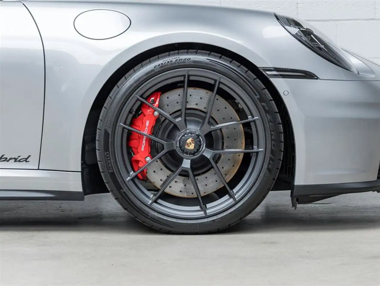 Porsche 911 - Image 22