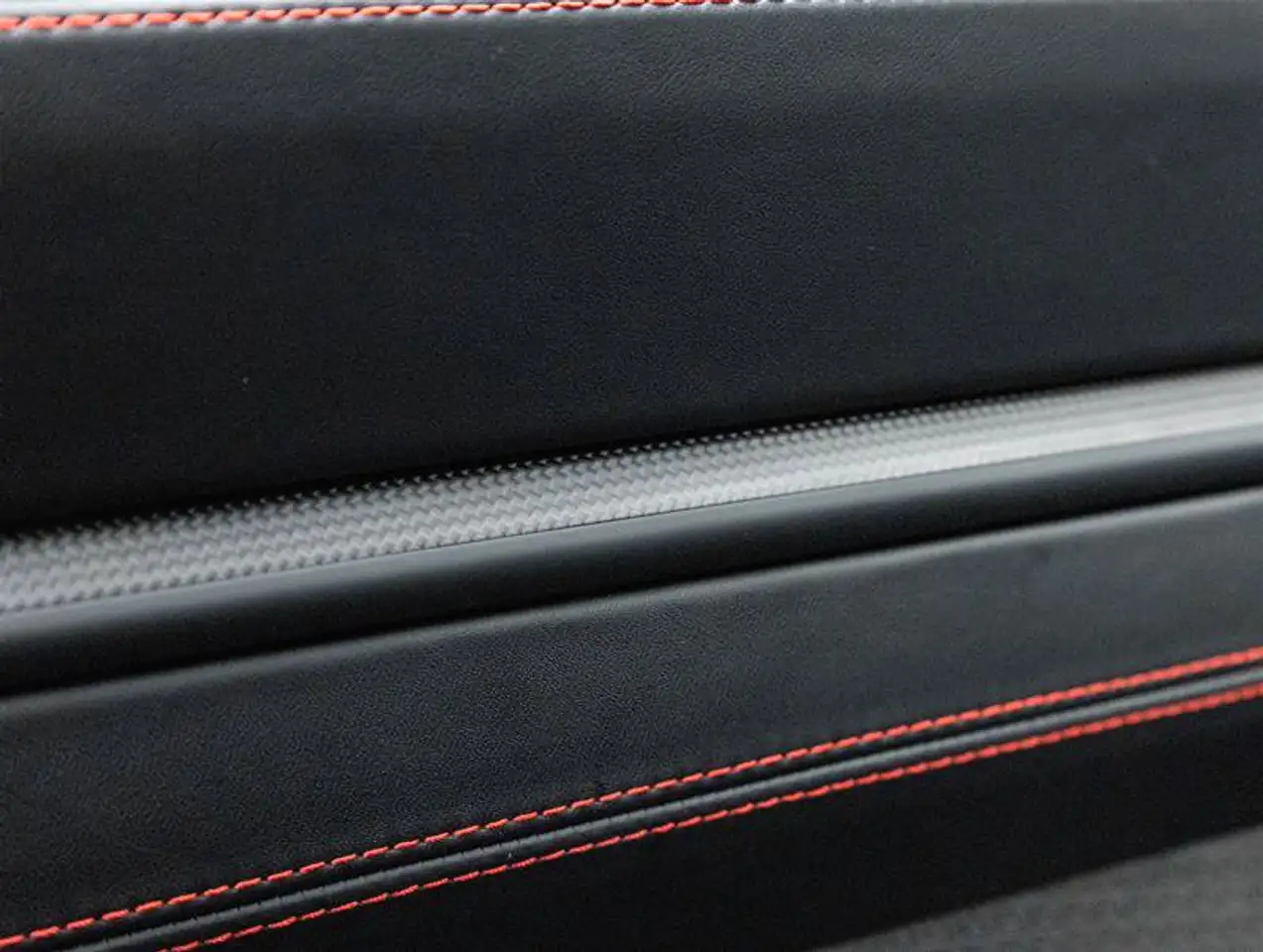 Porsche 911 - Image 38