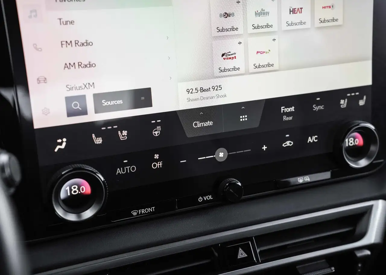 Lexus RX 350 - Image 26