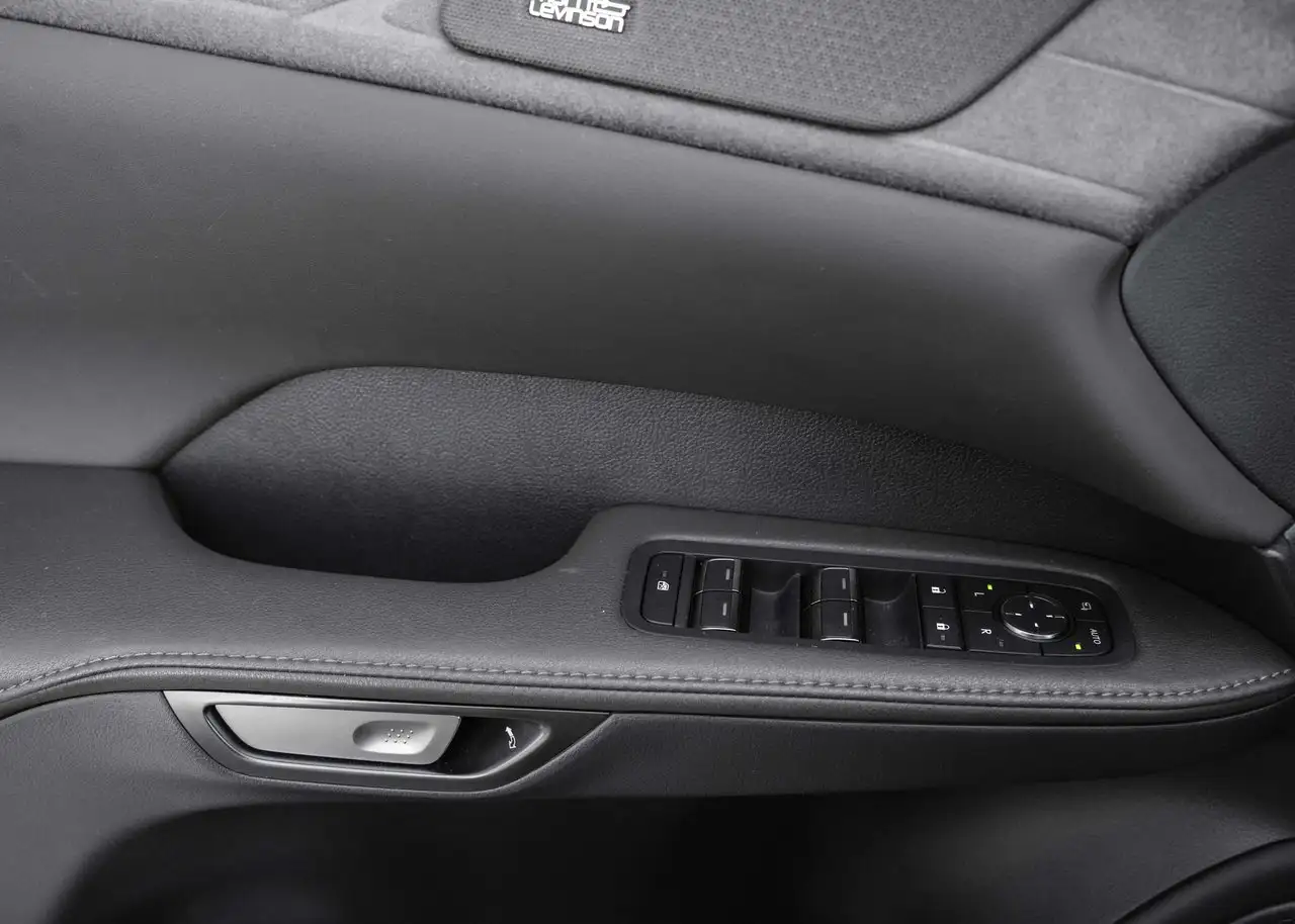 Lexus RX 350 - Image 32