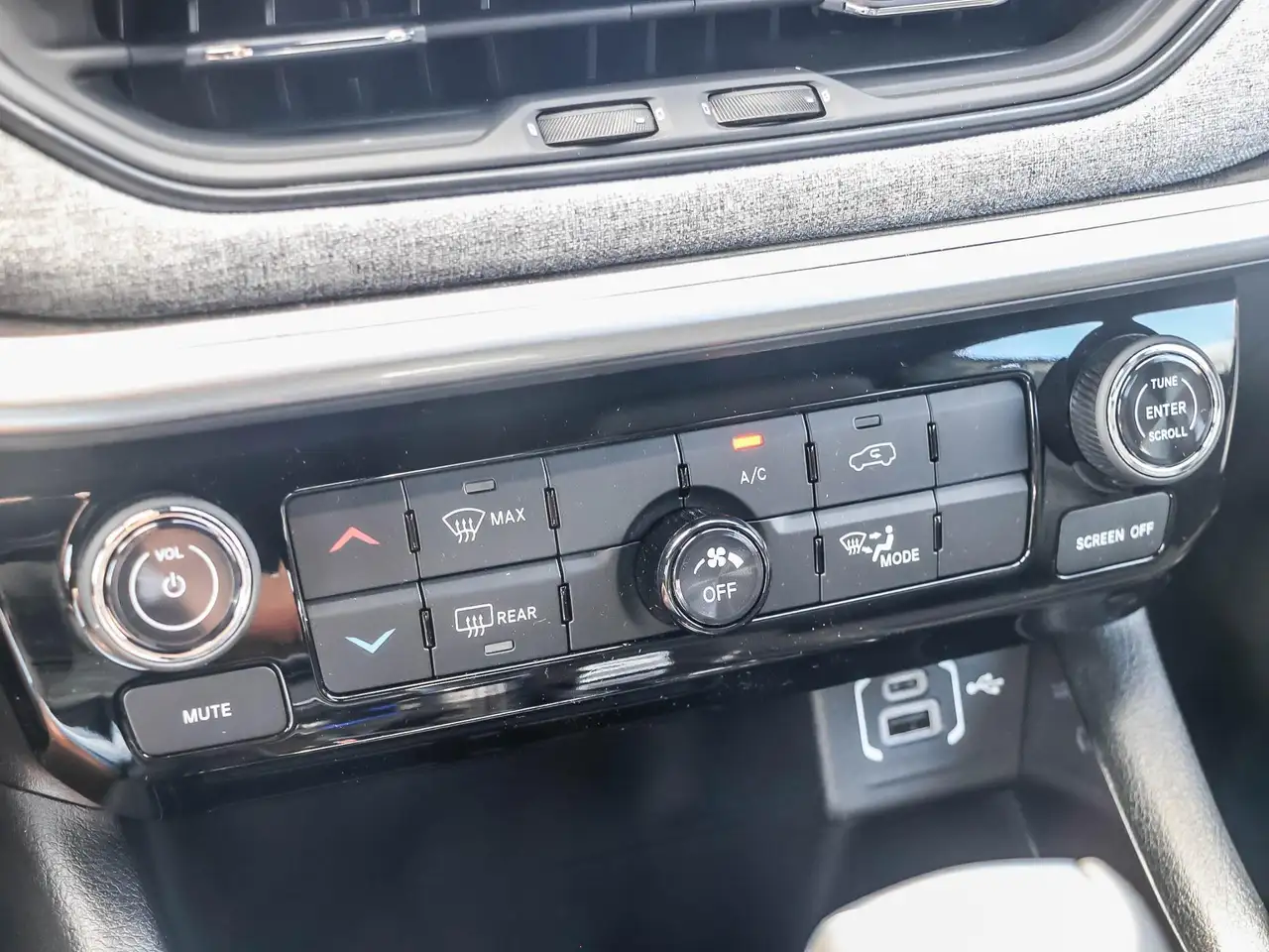 Jeep Compass - Image 18