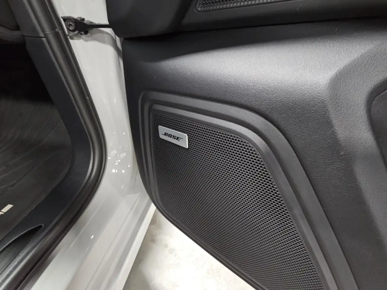 Porsche Macan - Image 30