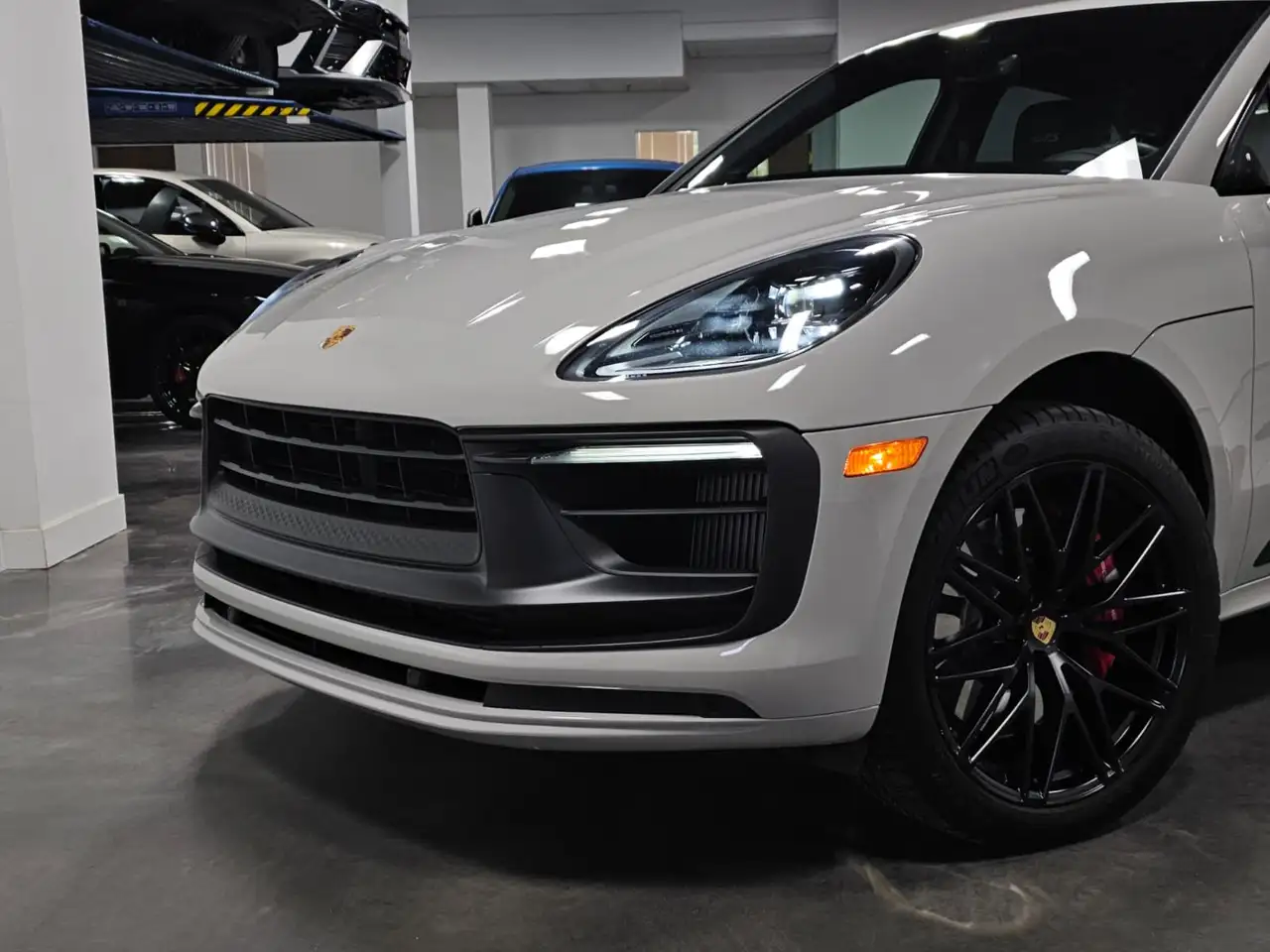 Porsche Macan - Image 2