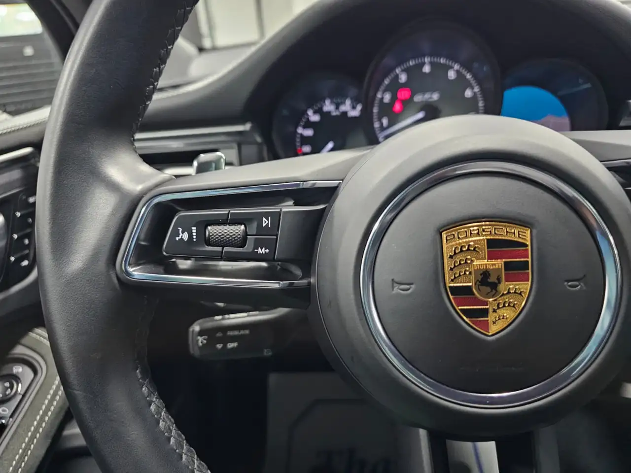 Porsche Macan - Image 29