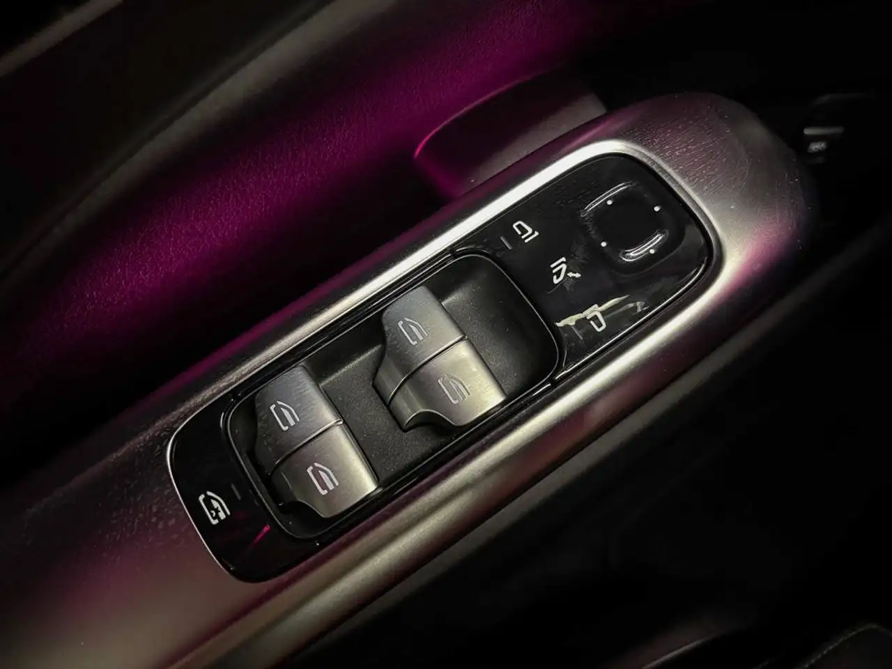 Mercedes-Benz C-Class - Image 22