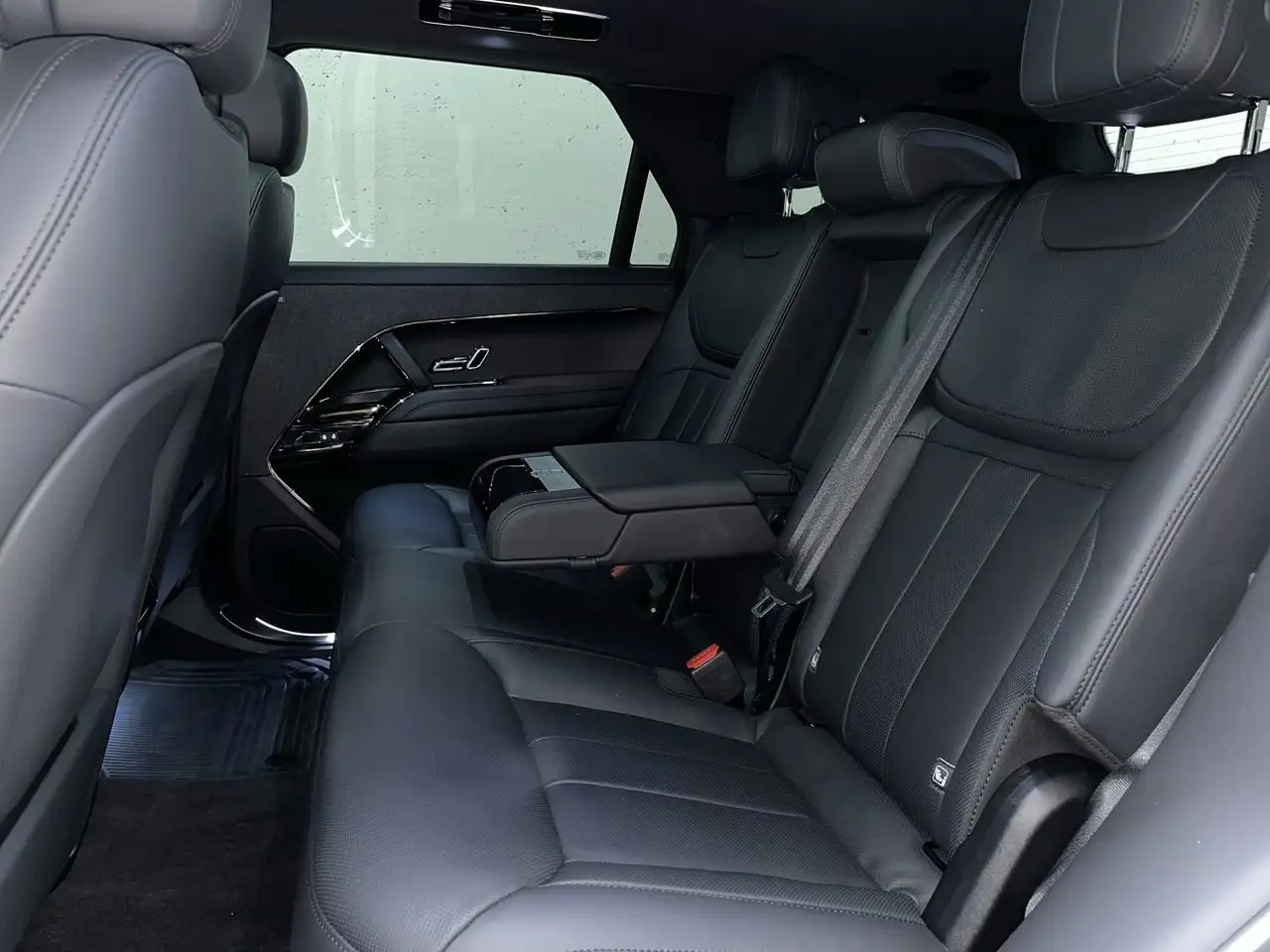 Land Rover Range Rover Sport - Image 31