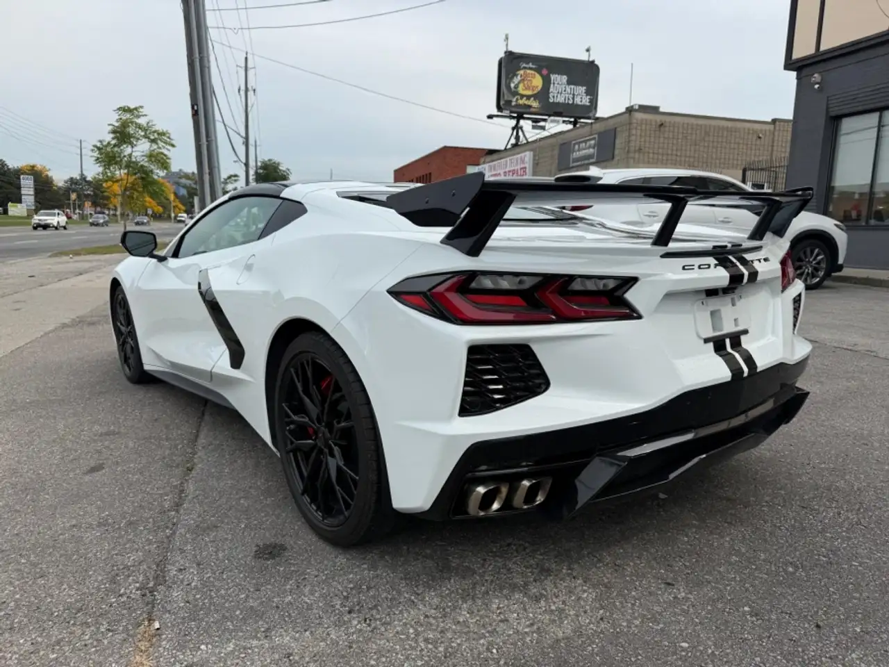 Chevrolet Corvette - Image 8