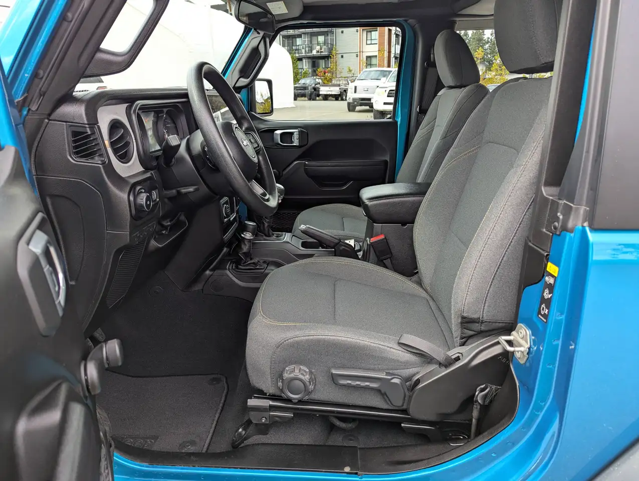 Jeep Wrangler - Image 13