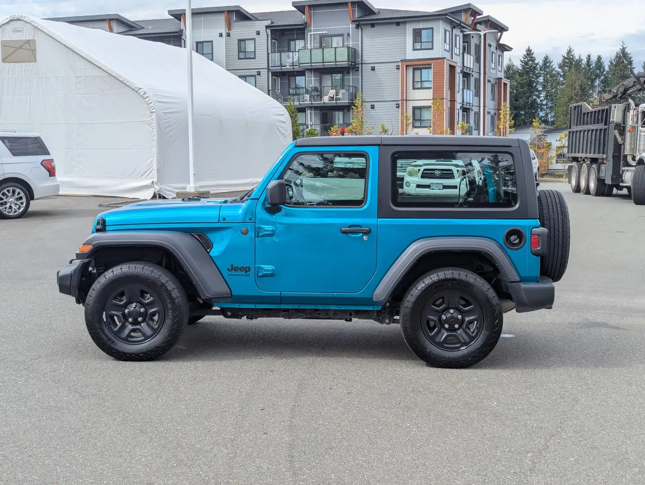 Jeep Wrangler - Image 10