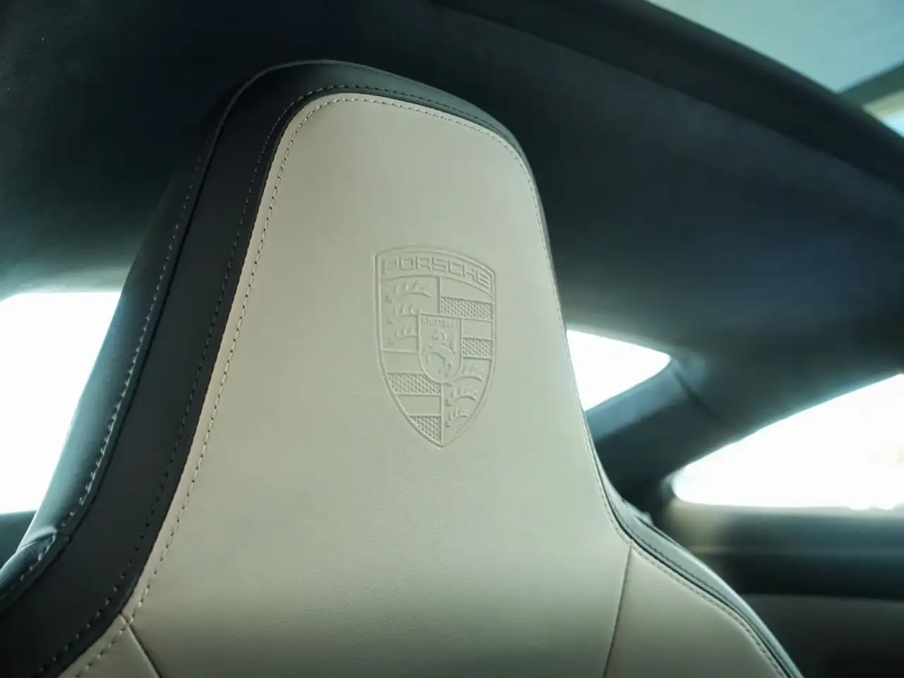 Porsche 911 - Image 25