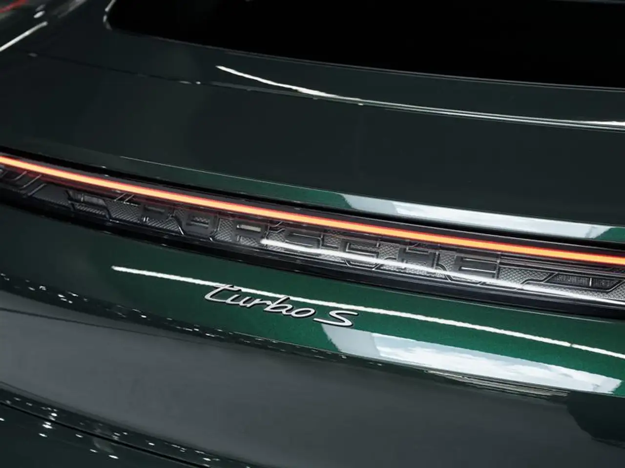 Porsche Taycan - Image 16