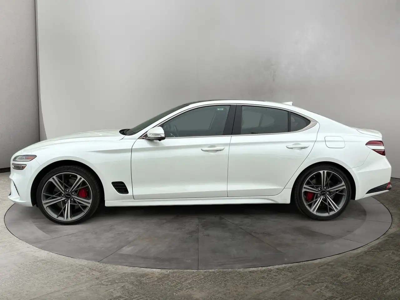 Genesis G70 - Image 2