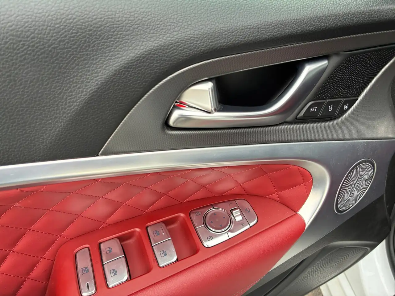 Genesis G70 - Image 12