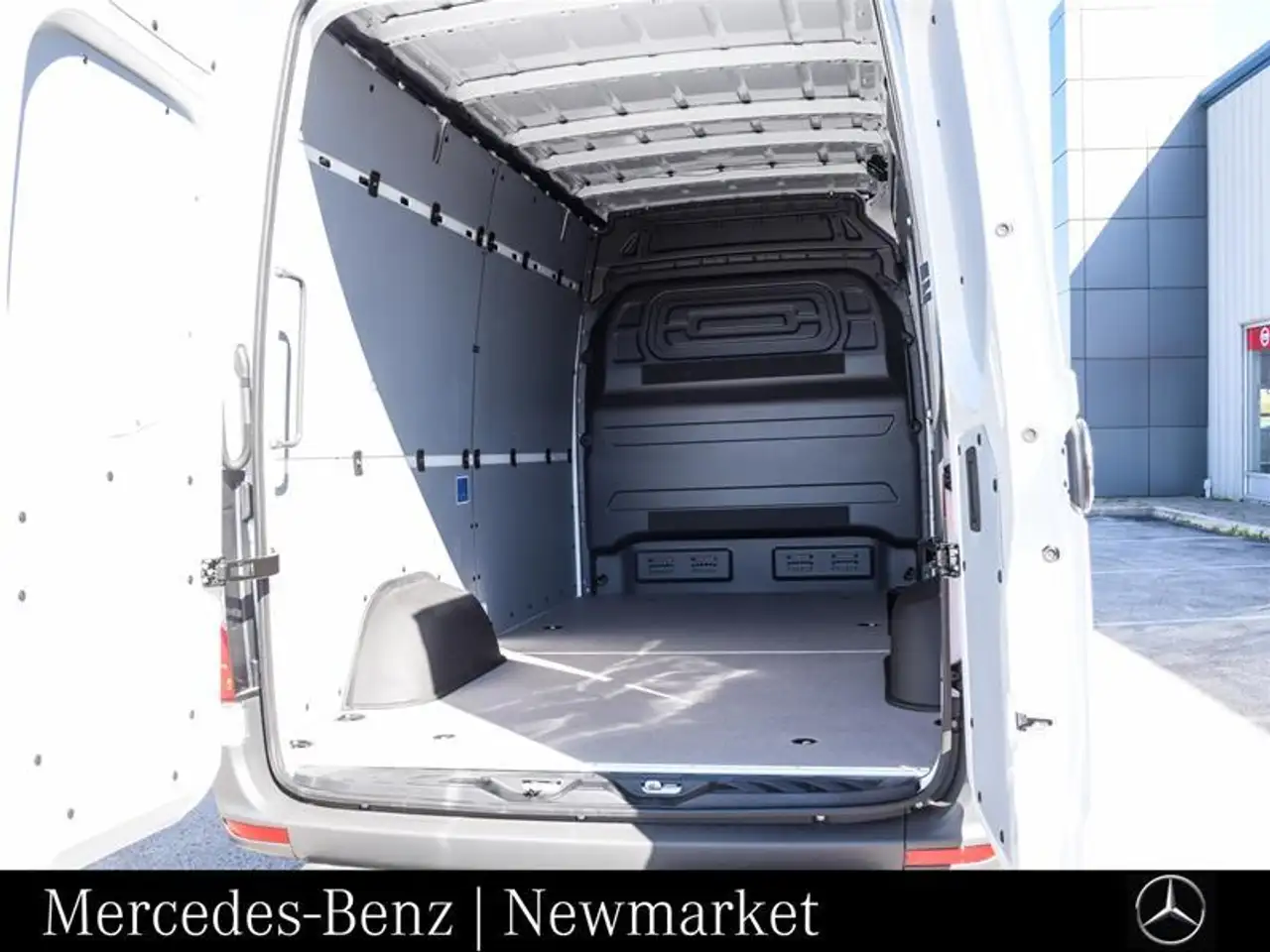 Mercedes-Benz Sprinter - Image 8