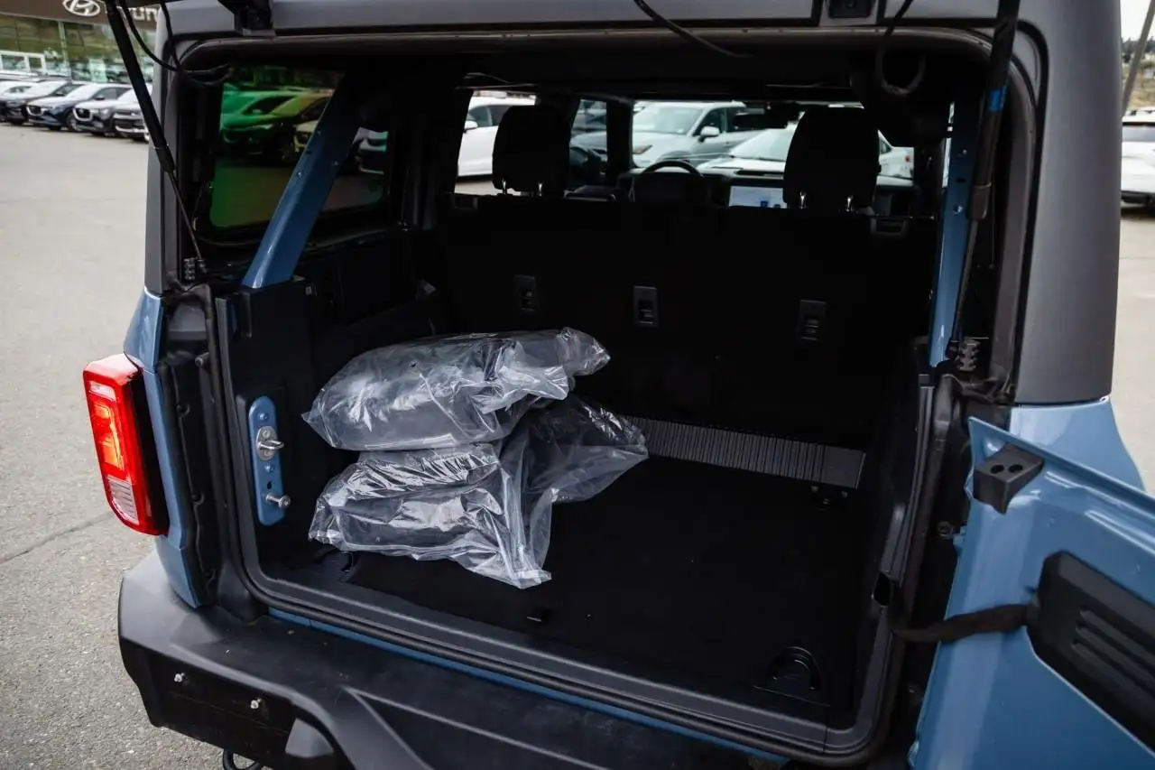 Ford Bronco - Image 10