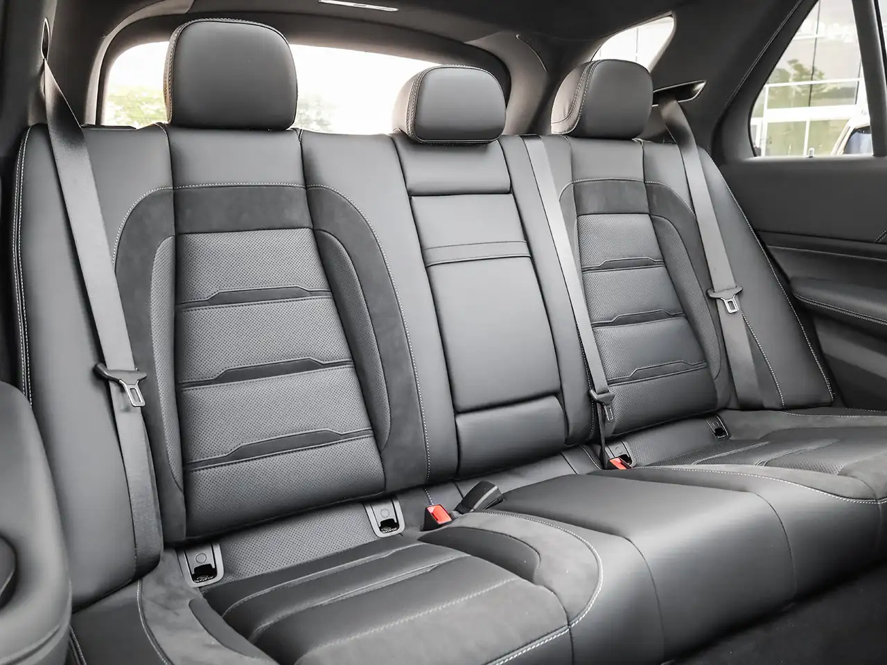 Mercedes-Benz GLE - Image 16