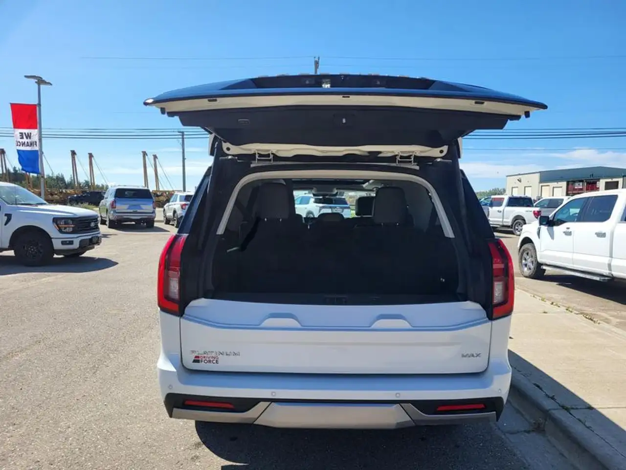 Ford Expedition - Image 24
