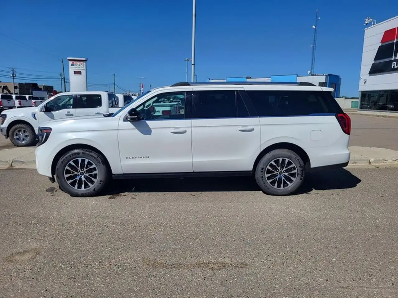 Ford Expedition - Image 4