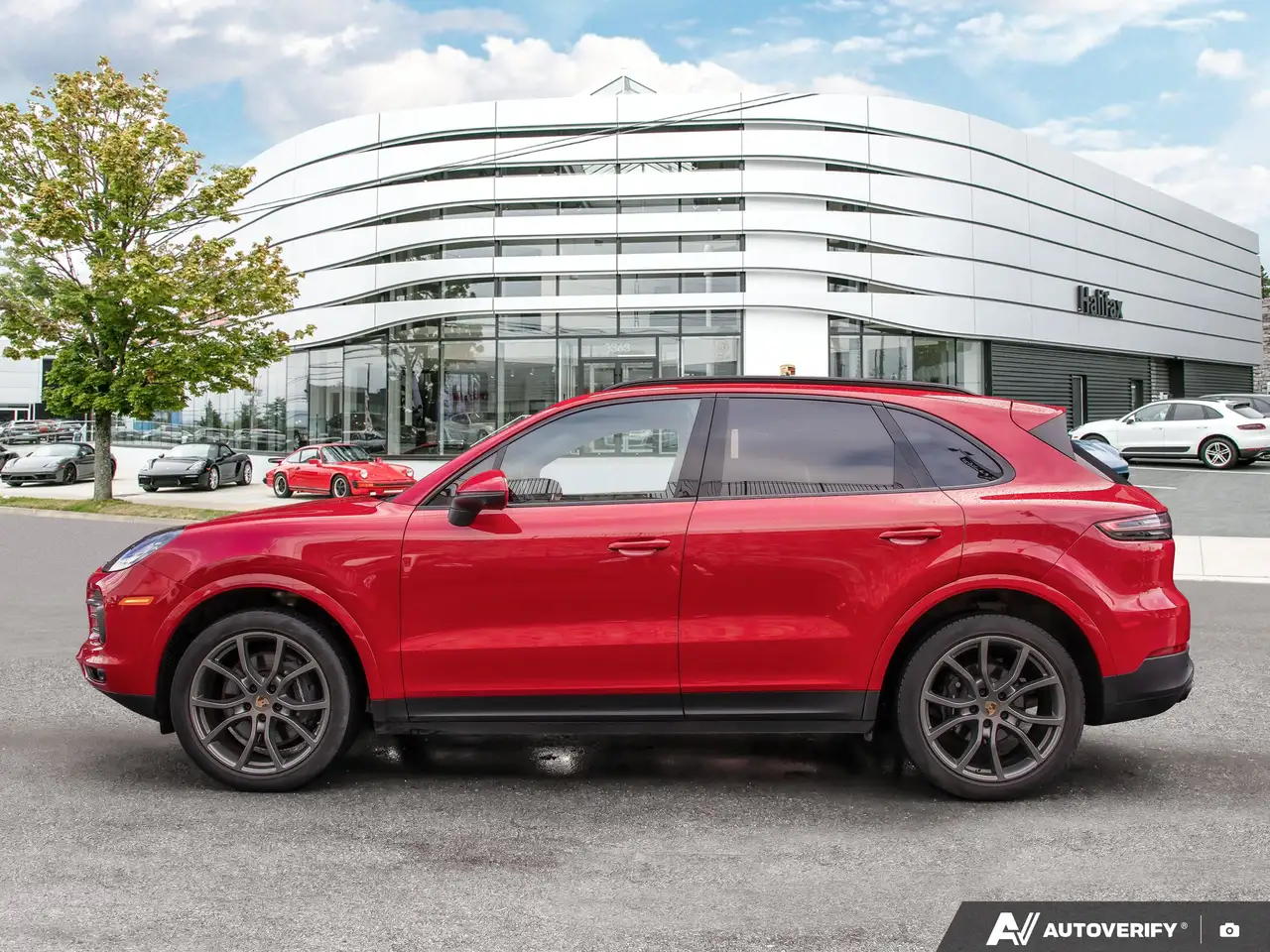 Porsche Cayenne - Image 2
