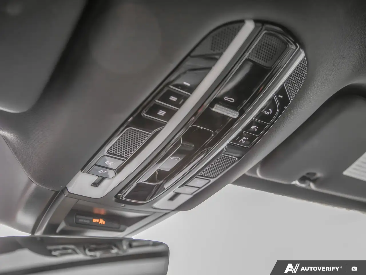 Porsche Cayenne - Image 23
