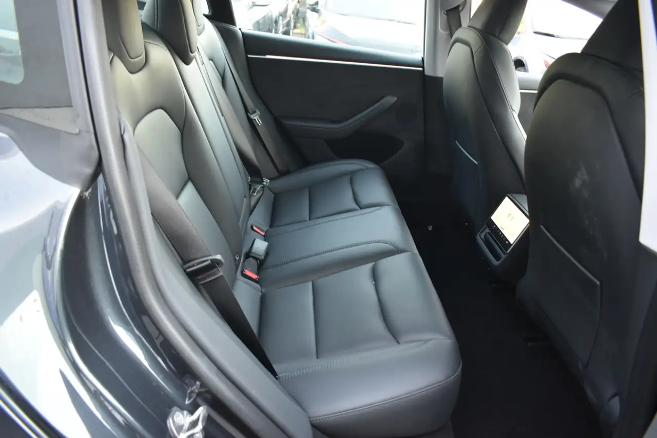 Tesla Model 3 - Image 15